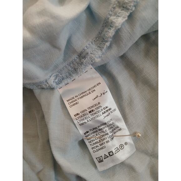 Chicos Long Sleeve Button Up Tencel Lyocell Lightwash Denim Chambray Shirt M - Picture 7 of 9